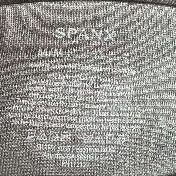 SPANX Seemless Leggings for Tummy Control Black Camo Size Medium New-No Tags - Picture 3 of 8